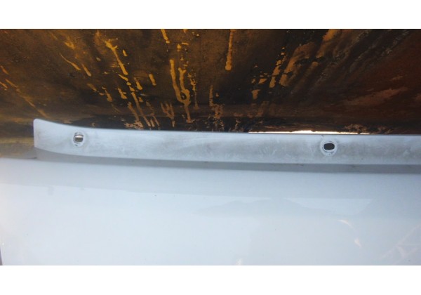 Решітка радіатора верхня Renault Master II, 7700352125, 98-03
